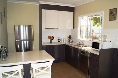 Eagle's View Bed & Breakfast - Accommodation Perth 3