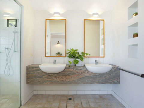 EAST COAST ESCAPES - Lighthouse Studio - Accommodation Perth 3