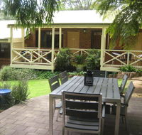 Edge Of The Forest Motel and Cottage - Perth Resorts