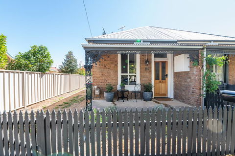 Edward Cottage Heritage, Central, Comfortable. - Accommodation Perth 3