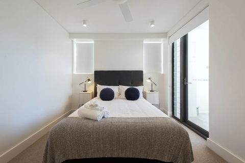 EIGHT TWO NINE TWO IV: BONDI BEACH - Accommodation Perth 2