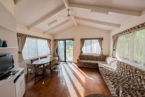 Eildon Riverside Holiday Park - Accommodation Perth 0