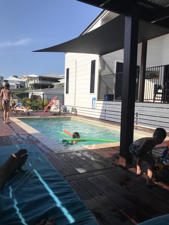Little Mountain QLD Perth Resorts