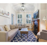 Elegant Renovated Terrace Close To City - Perth Resorts