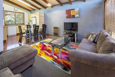 Eliza Lee 3 - Comfortable For The Budget Savvy - Accommodation Perth 0