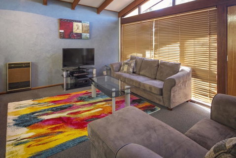 Eliza Lee 3 - Comfortable For The Budget Savvy - Accommodation Perth 1