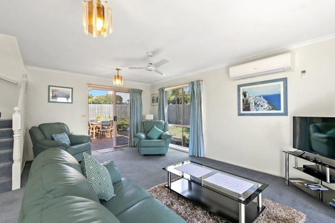 Elizabeth Grove 3 - Accommodation Perth 1