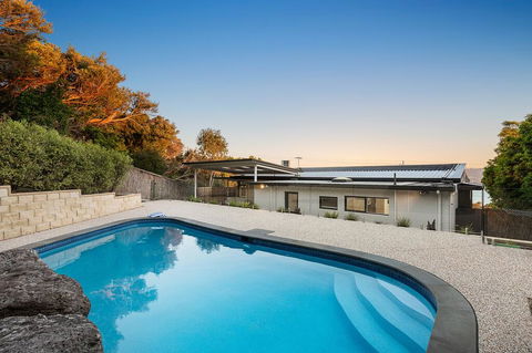 Ellerina Sea Vista Luxury Family Retreat With Sauna, Pool, Amazing Water Views, Walk To Beach - Accommodation Perth 0