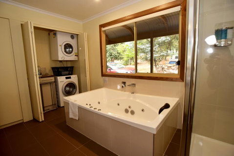 Ellimata Holiday Cottage - Accommodation Perth 2