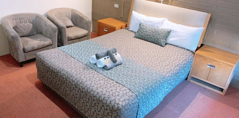 Elm Motel - Perth Resorts 1