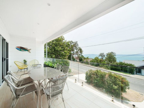 Embracing Dutchies@Nelsons Bay - Accommodation Perth 2