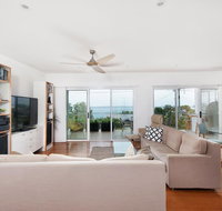 Embracing DutchiesNelsons Bay - Accommodation Perth