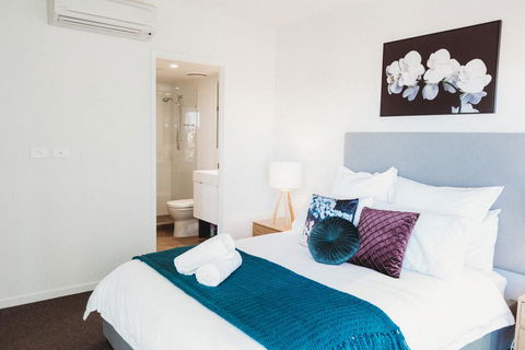 Entire Apartment-South Bank Luxe-Mater Hospital-Heated Pool-Netflix-WIFI-Gabba - Accommodation Perth 2