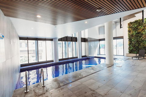 Entire Apartment-South Bank Luxe-Mater Hospital-Heated Pool-Netflix-WIFI-Gabba - Accommodation Perth 0