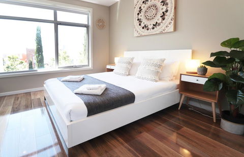 EROS City Fringe - Wifi, Wine, Netflix, Pets OK And Park Views! - Accommodation Perth 0