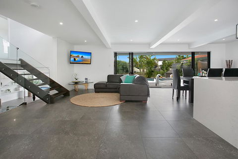 Essence Of Broadbeach - Accommodation Perth 1