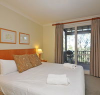 Executive 1 bedroom Spa Villa located within Cypress Lakes Resort - Accommodation Perth