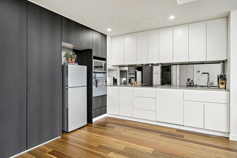 Executive City-centre Apartment With Parking - Accommodation Perth 2