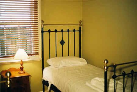 Eyre House - Accommodation Perth 0