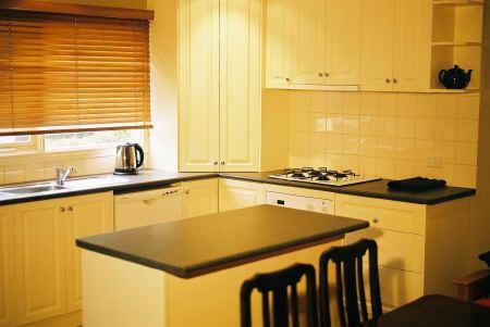 Eyre House - Accommodation Perth 1