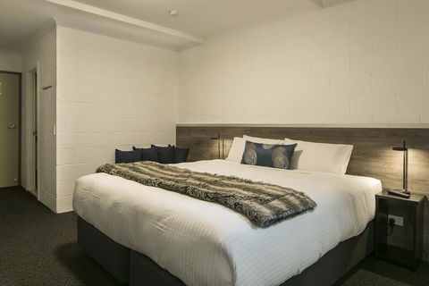 Falls Creek Hotel - Accommodation Perth 2