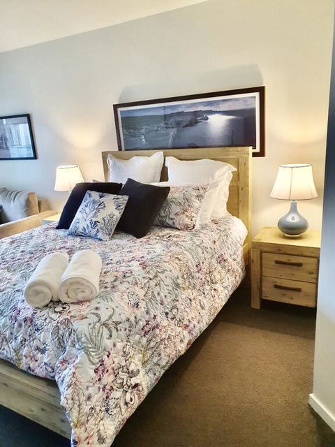 FAMILY ISLAND GETAWAY - BEACHFRONT APARTMENT - Accommodation Perth 3