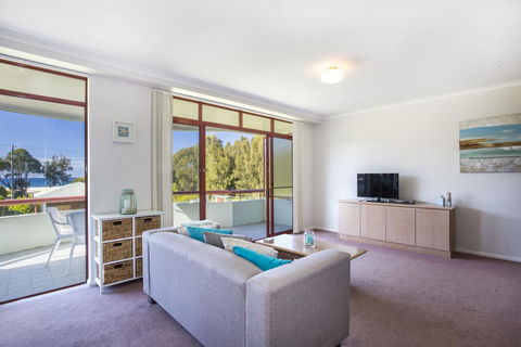 Fathoms 8 - Mollymook - Accommodation Perth 1