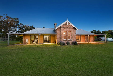 Ferndale B&B - Accommodation Perth 0