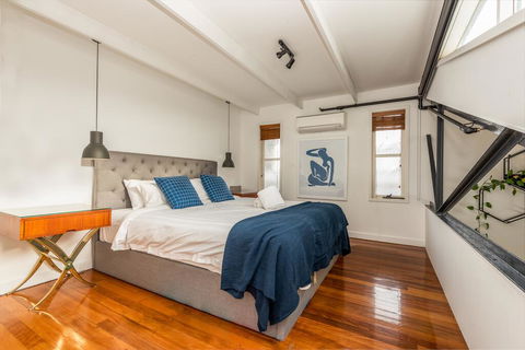Fitzroy Converted Warehouse Penthouse - Accommodation Perth 1