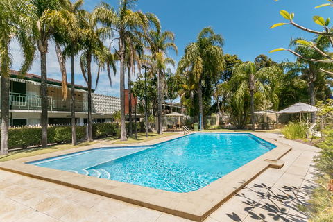 Flag Motor Lodge - Perth Resorts 2