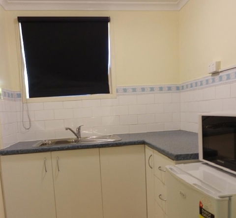 Flying Spur Motel - Perth Resorts 3