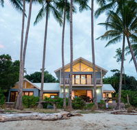 Frangipani Beach House - Newell Beach - Accommodation Perth