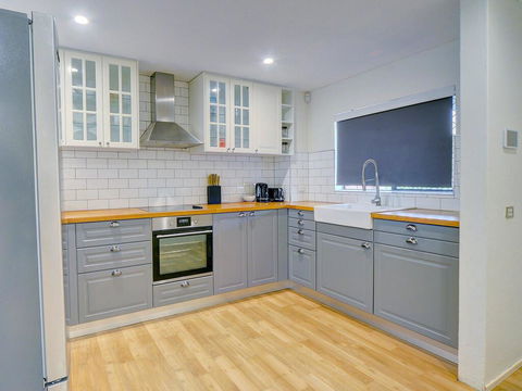 GCHM Beachside Getaway With Netflix & Wi-Fi - Accommodation Perth 1