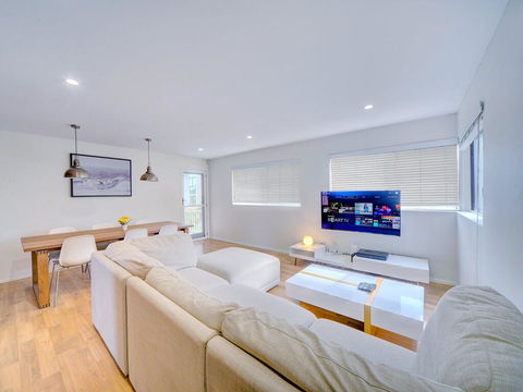 GCHM Beachside Getaway With Netflix & Wi-Fi - Accommodation Perth 0
