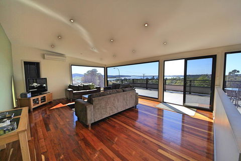 Georges Bay Luxury - Accommodation Perth 0