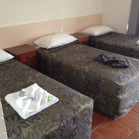 Gladstone Motel - Perth Resorts 3