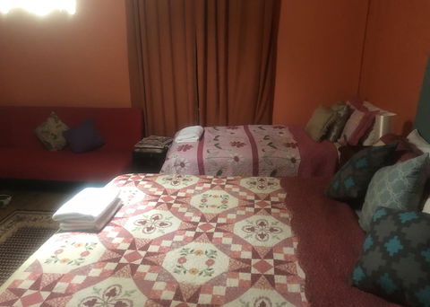 Globe Guesthouse - Accommodation Perth 3