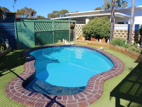 Glossop Motel - Accommodation Perth 2