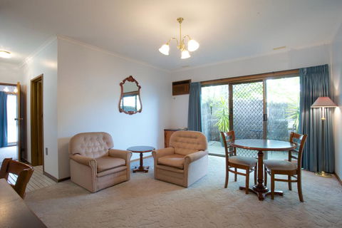 Golden Grain Motor Inn - Accommodation Perth 0