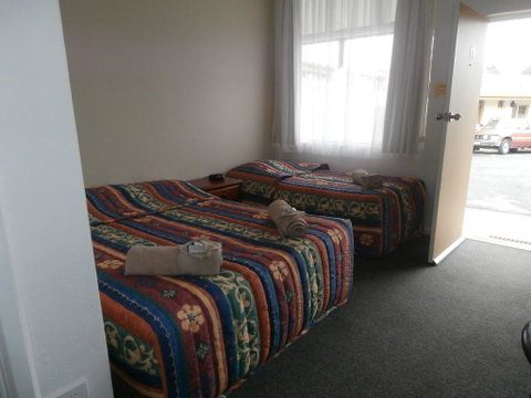Golden Hills Motel - Perth Resorts 3