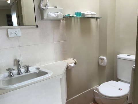 Golden Palms Motor Inn - Accommodation Perth 1