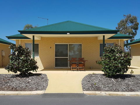 Golden Ponds - Accommodation Perth 1