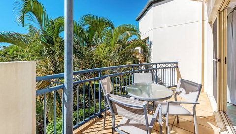 Golden Riviera Absolute Beachfront Resort - Accommodation Perth 2
