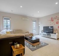 Gorgeous 4BR home in Point Cook - Perth Resorts