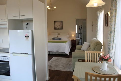 Grace Cottages - Accommodation Perth 3