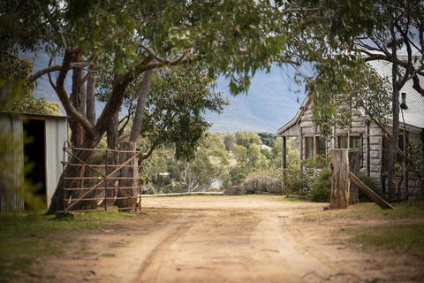 Grampians Pioneer Cottages - Accommodation Perth 2