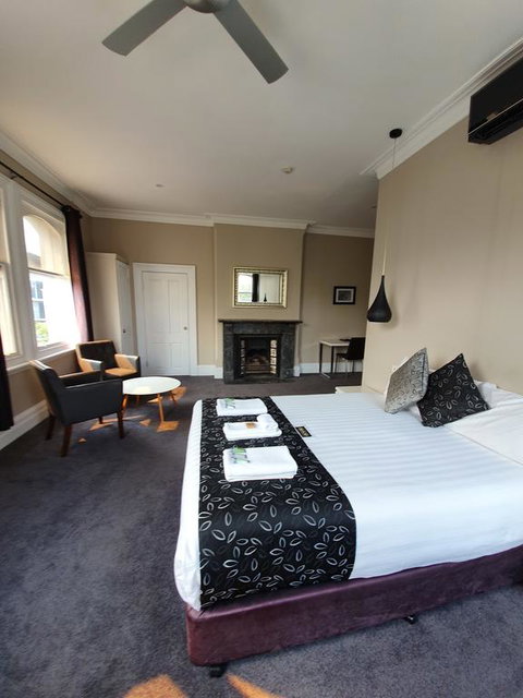 Grand Hotel - Accommodation Perth 0