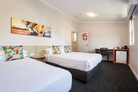 Granville Hotel - Accommodation Perth 3