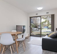 Great South Perth Location with Reserved Parking - Accommodation Perth