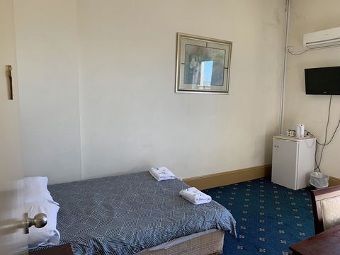Great Western Hotel - Accommodation Perth 2